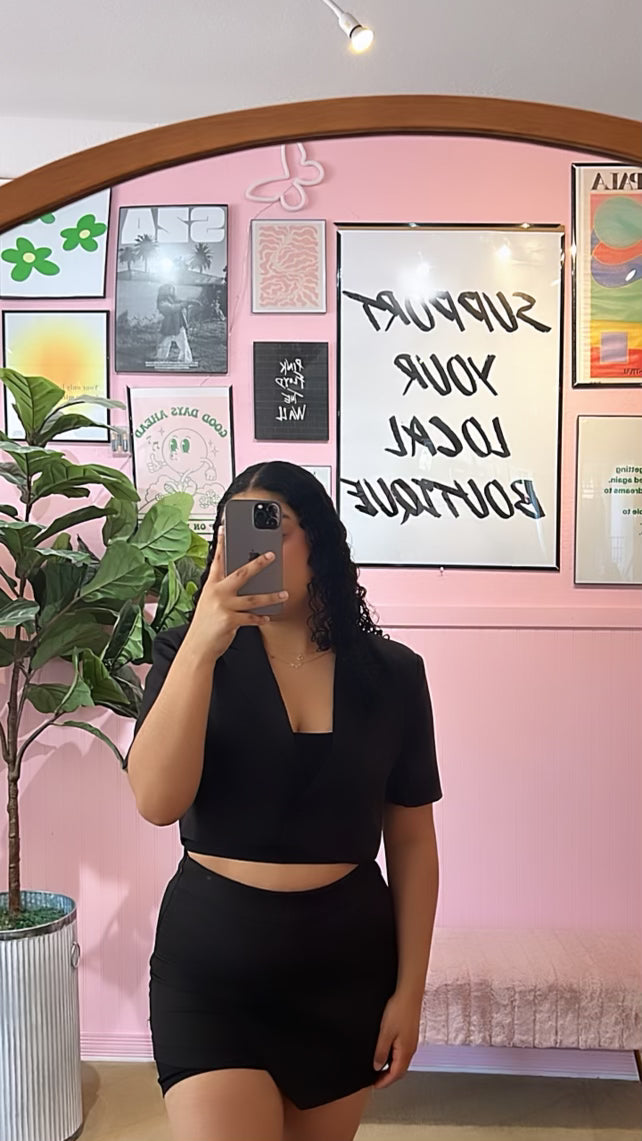 EVA’S CROPPED BLAZER