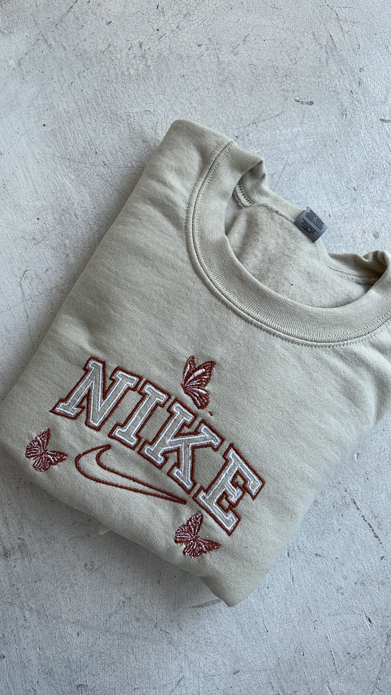 BUTTERFLY NIKE CREWNECK