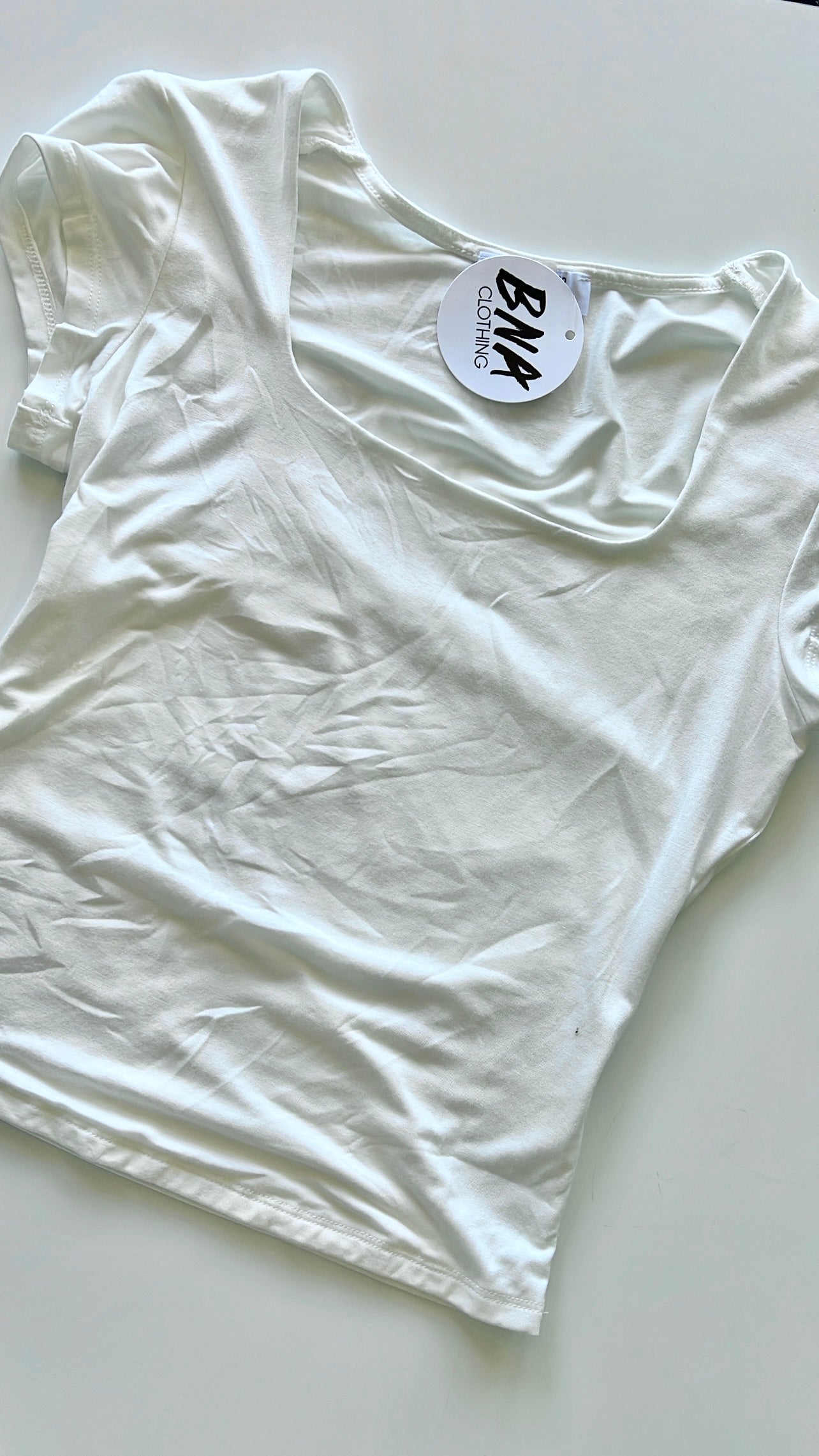SCOOP NECK TOP