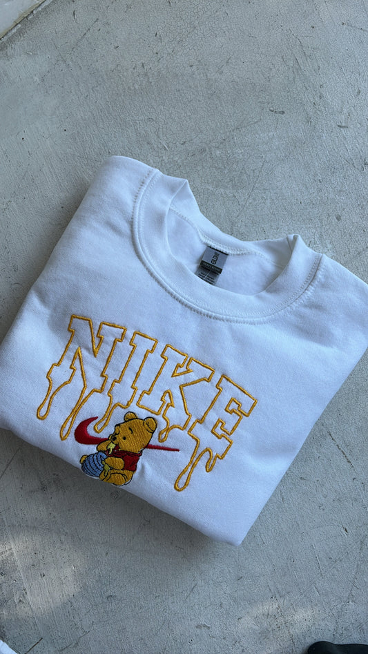 WINNIE THE POOH CREWNECK