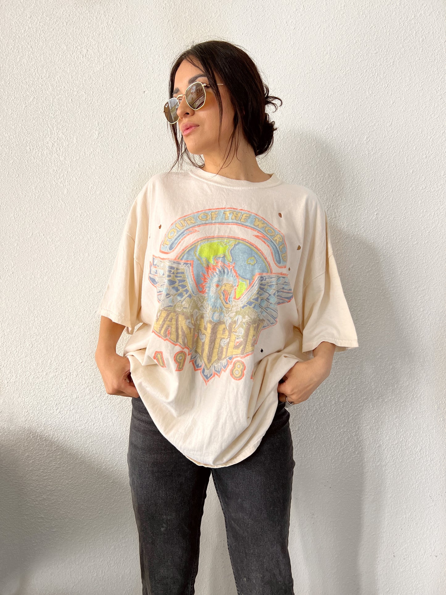 Vanhelen Tee
