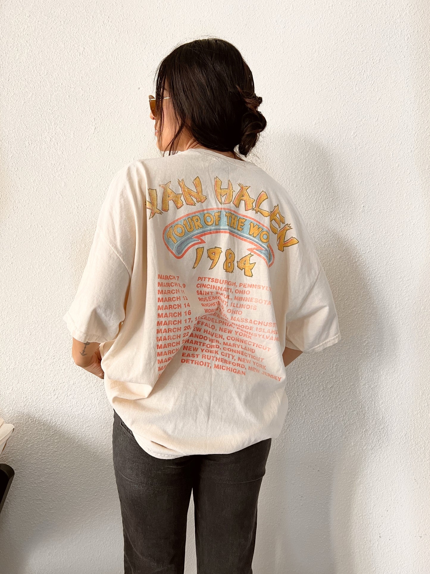 Vanhelen Tee